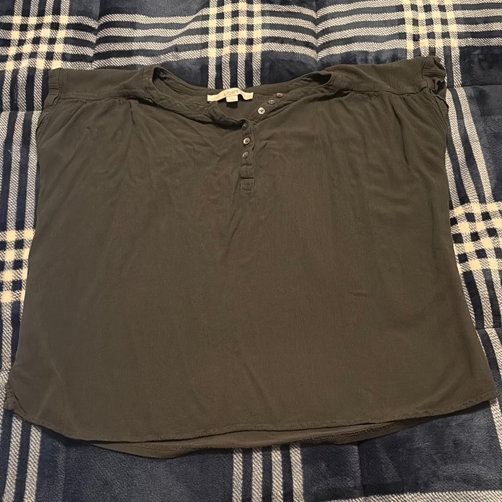 Loft Casual Gray Button-Up Blouse